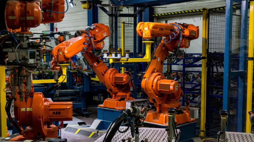 TENDENCIAS Y FUTURO DE LA INDUSTRIA AUTOMOVILÍSTICA